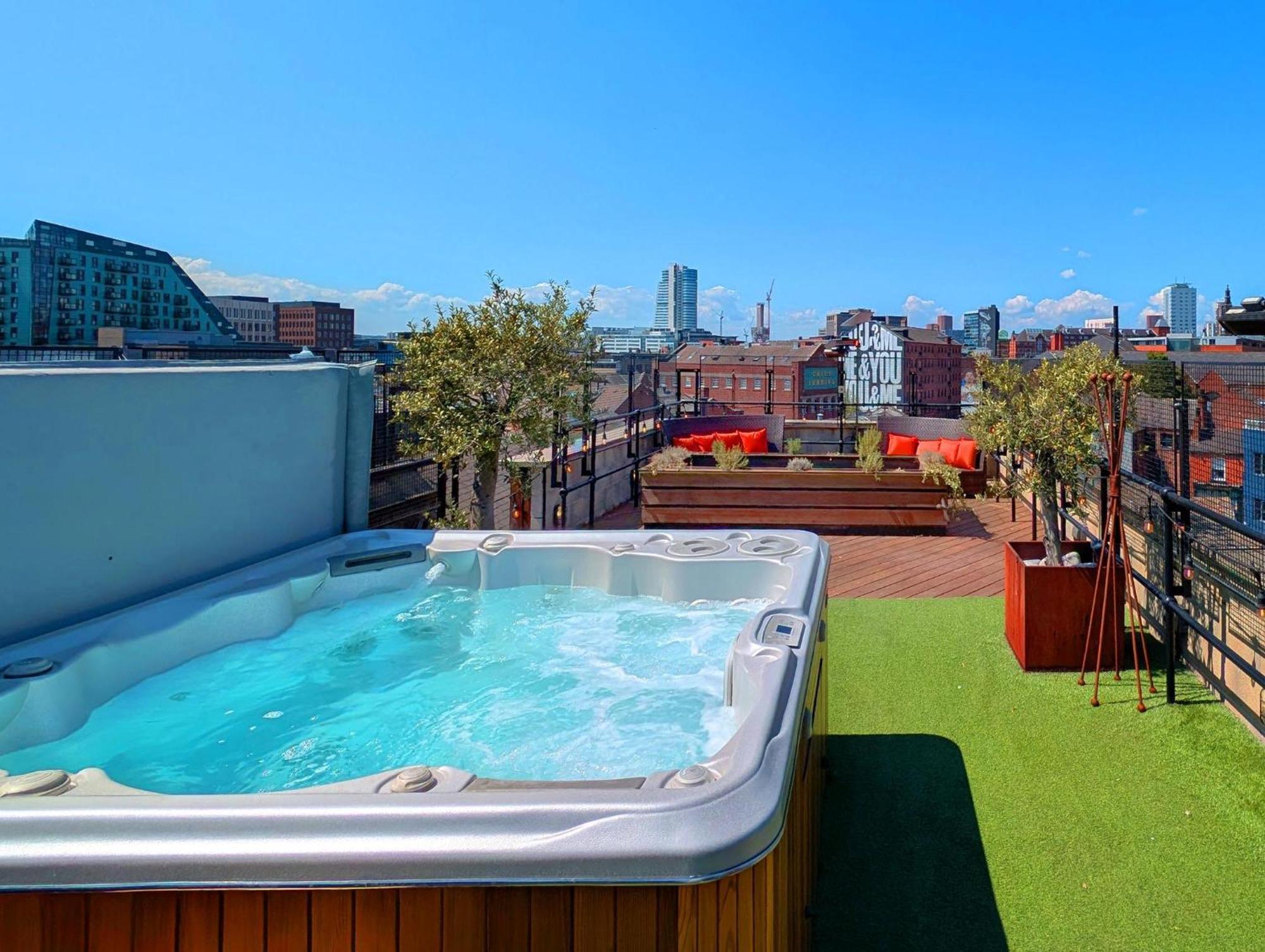 The Bells - Luxury Serviced Apartments Leeds  Bagian luar foto