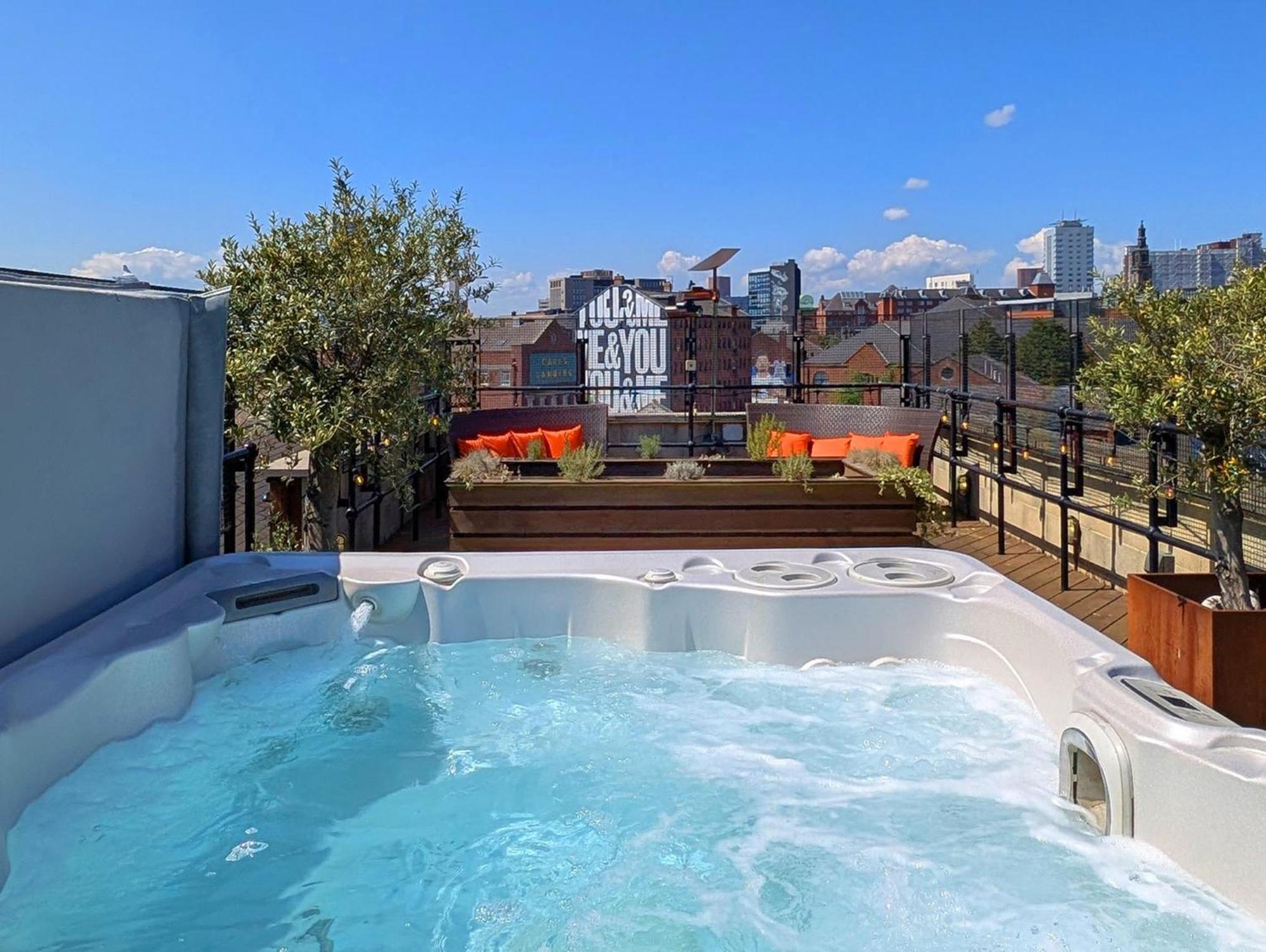 The Bells - Luxury Serviced Apartments Leeds  Bagian luar foto